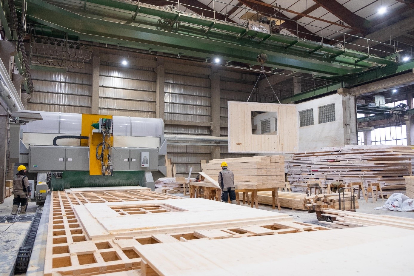 Výroba DEKPANELU pomocí moderních CNC strojů.